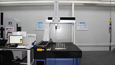 Mitutoyo 3D-Messinstrument (Japan)